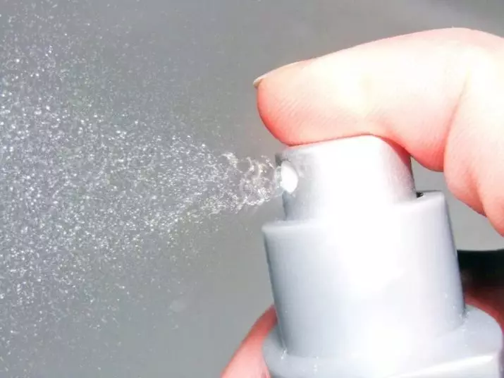 Deodorant b'idejk: Tisjir Riċetti għal deodoranti likwidi naturali u solidi għall-armpits mill-għaraq biż-żejt tal-coconut 4602_18
