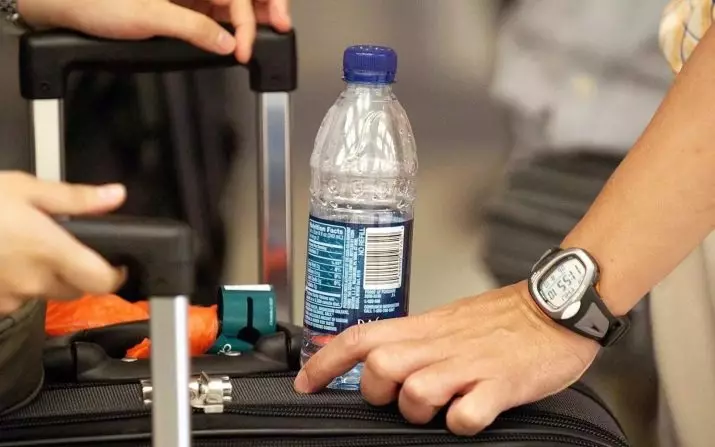 Is it possible to take a deodorant? Is it possible to carry in hand baggage and in the luggage deodorant spray and a ball deodorant? What are the restrictions? 4629_12