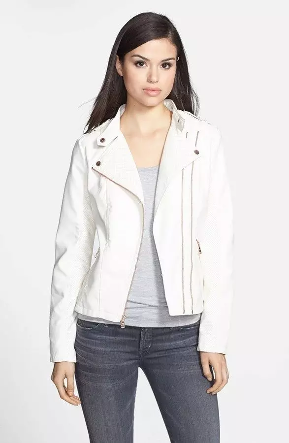 Bijele jakne (37 fotografija): Ženski modeli, s onim što nositi 468_12
