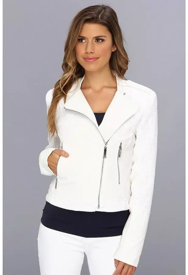 Xhaketa të bardha (37 foto): Modelet e grave, me çfarë të veshin 468_14