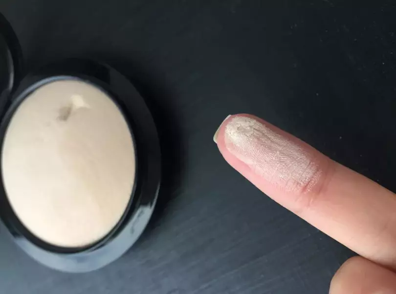 Mac Kosmetik: Sätz vun de beschten erof an dekorativen Produkter vun der Firma, de Keefer a Make-Kënschtler 4724_40