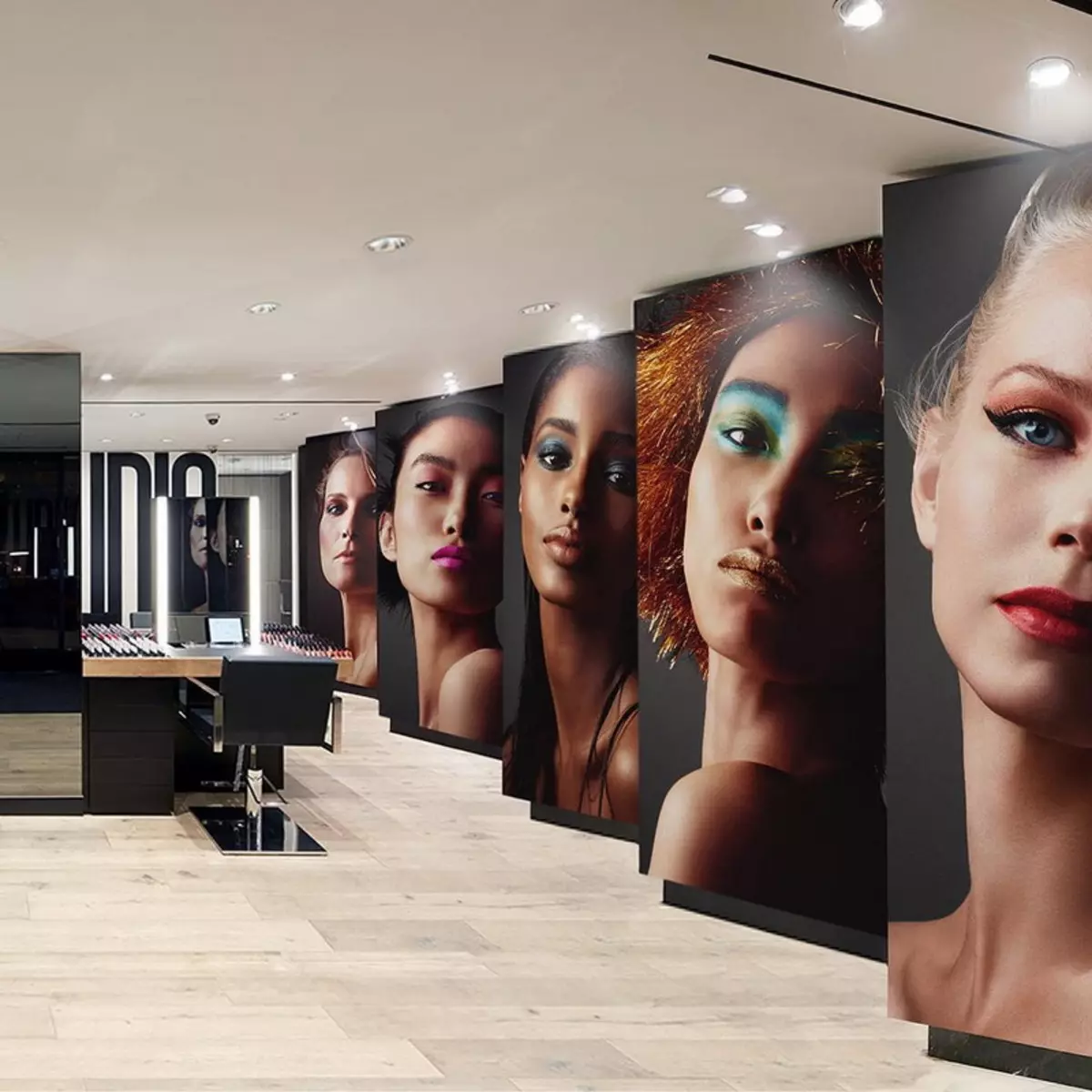 Mac Cosmetics：買い手と化粧芸術家のレビューのレビューの最善の降伏製品のセット 4724_6