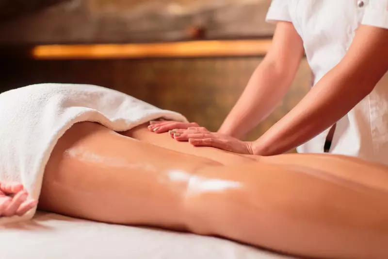 Massageöl (68 Fotos): Was ist das Massageöl für Körper und Gesicht? Top Professionelle Essentials 4741_4