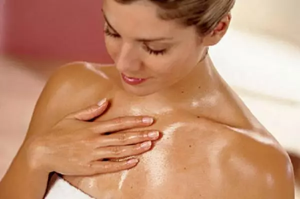 Massageöl (68 Fotos): Was ist das Massageöl für Körper und Gesicht? Top Professionelle Essentials 4741_49