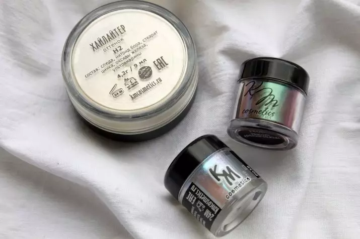 Cosmetics KM COSMETICS: mineral kosmetik, onun baxış edir. Yaxşı və pis tərəfləri 4780_2