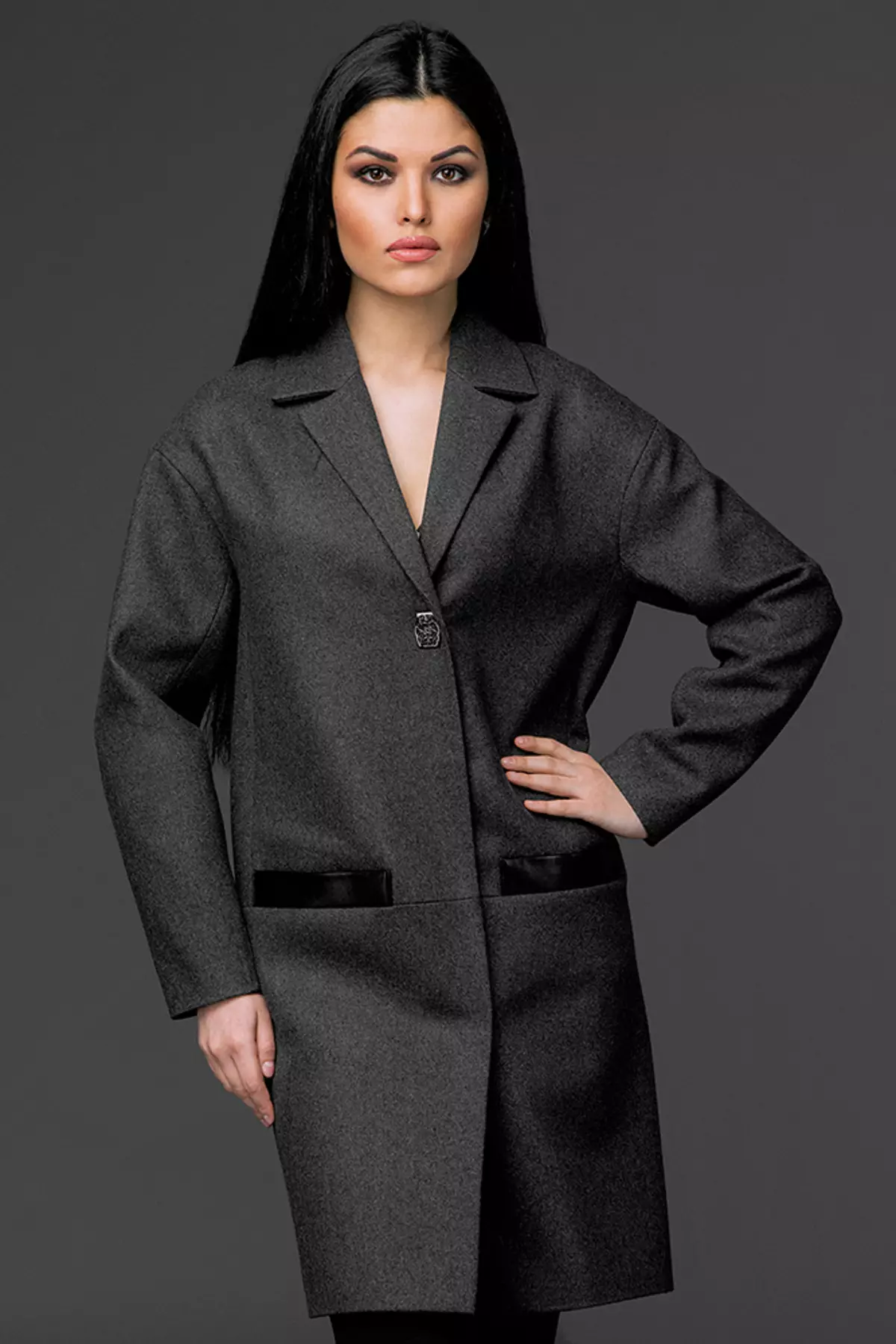 ГЛАС-јакна (36 фотографии): Модерни Valya модели на пролетната сезона 2021, женски капут во форма на јакна 478_4