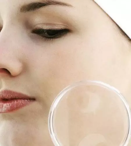 Olie van rimpels: wat voor soort cosmetische essentiële oliën helpen met rimpels op de huid van het gezicht en in het gebied rond de ogen? 4831_4