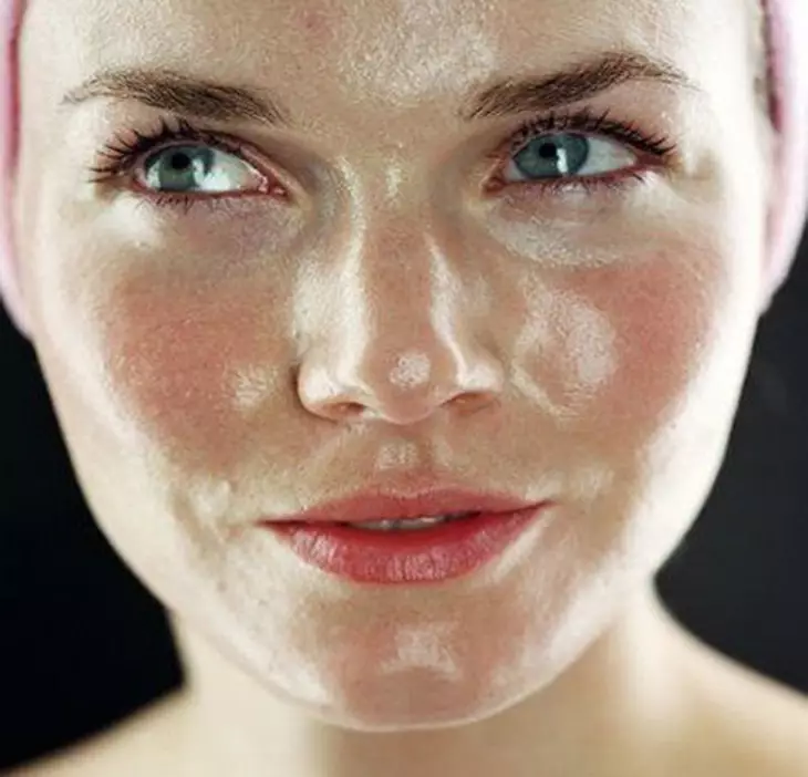 Minyak dari keriput: Minyak esensial kosmetik seperti apa yang membantu kerutan pada kulit wajah dan di daerah sekitar mata? 4831_7