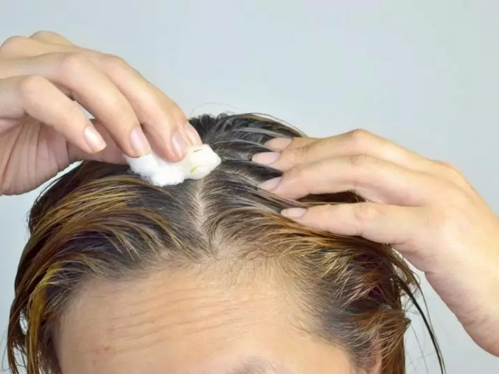 els cabells es repel·leixen (40 fotos): L'aplicació de màscares de petroli. Com aplicar correctament a casa? Comentaris abans i després 4849_12