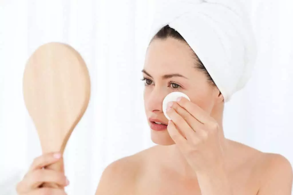 Ciedra eļļa kosmetoloģijā: ēteriskās eļļas pielietošana kosmetoloģijai, ieguvumiem un atsauksmēm 4867_23
