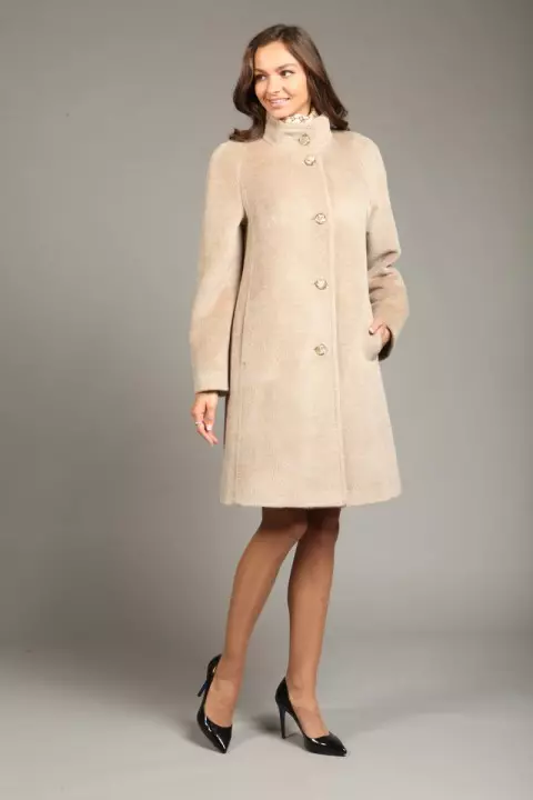 Manteau de printemps (55 photos): modèles élégants pour femmes, collection 2021, manteau à la mode Demi-saison 486_53