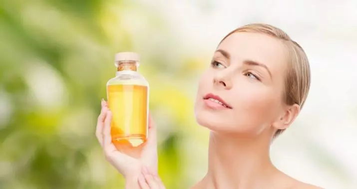 Opis in uporaba hidrofilnega olja: Kaj je in kako uporabljati takšno sredstvo za mastno kožo obraza? Najboljše olje za lase. Sestava in ocene 4895_17
