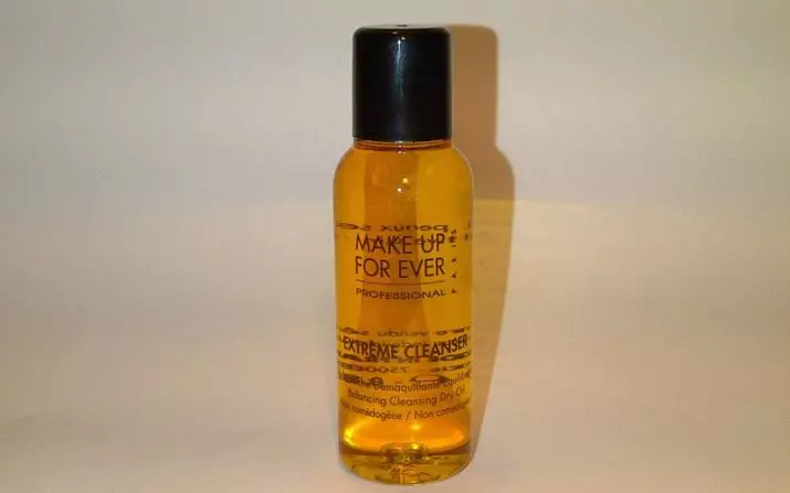 Descripción y uso del aceite hidrofílico: ¿Qué es y cómo usar esos medios para la piel grasa de la cara? Mejor aceite de cabello. Composición y revisiones 4895_22