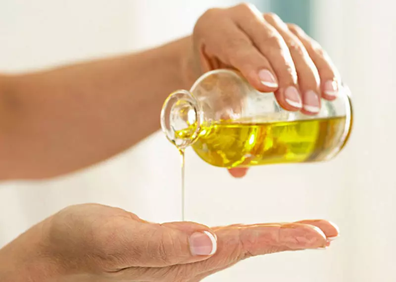 Making hydrophilic oil with your own hands: How to make oil to wash and hair at home? Recipes for combined skin. Reviews 4897_10