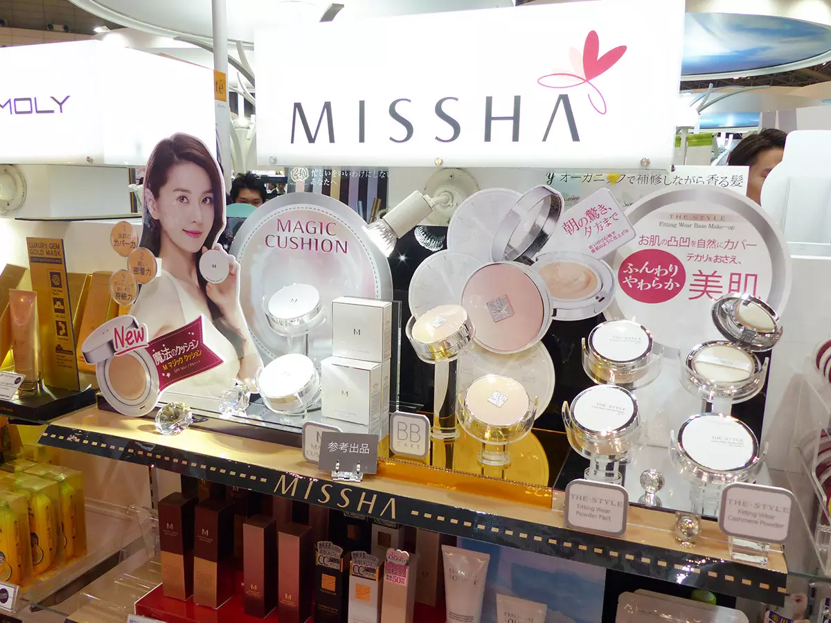 Missha Cosmetics: Kuchon, powder ug paghulagway sa mga Keso nga propesyonal nga Korea. Mga Review sa Cosmetologist 4923_5