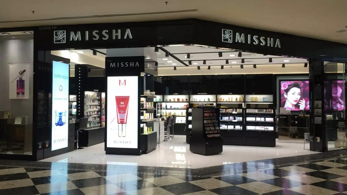 Missha Cosmetics: Kuchon, powder ug paghulagway sa mga Keso nga propesyonal nga Korea. Mga Review sa Cosmetologist 4923_6