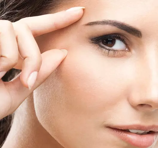 Оценка на най-добрите петна за очите: Какви петна да изберат? Най-ефективни петна от бръчки, сравнение на анти-стареене, овлажняване и други 4943_43