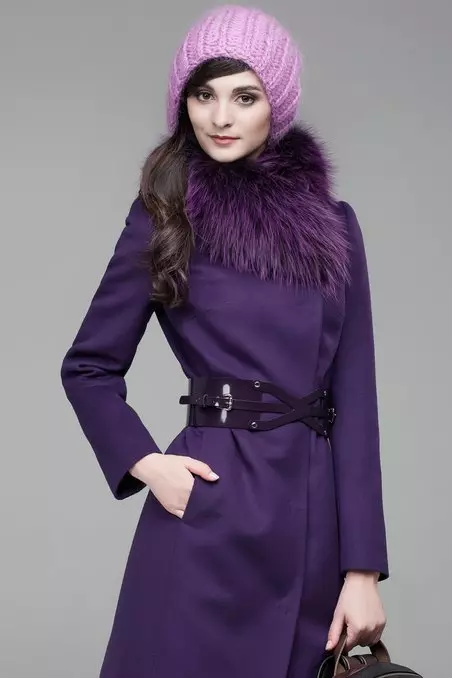 Lilla frakke (31 billeder): Stilfuld kvindelig frakke af mørk lilla farve, hvad en taske og andet tilbehør til det er egnede 494_30