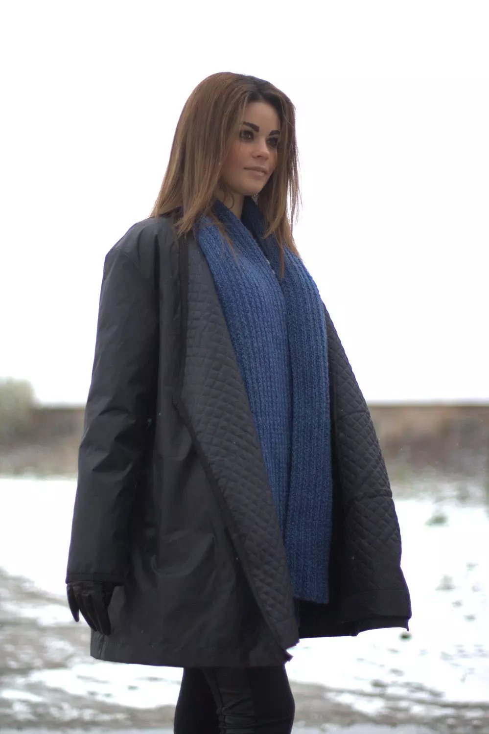 女性のコートウォーマーを選ぶ（47枚の写真）：ポリエステルのコートに暖かいかどうかにかかわらず、女性にとって最も暖かい布は 496_21