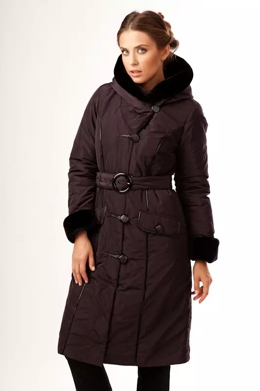 Scegliere un cappotto femminile Warmer (47 foto): che tessuto sono i più caldi per una donna se ci sarà calore o non in una mano di poliestere o no 496_23
