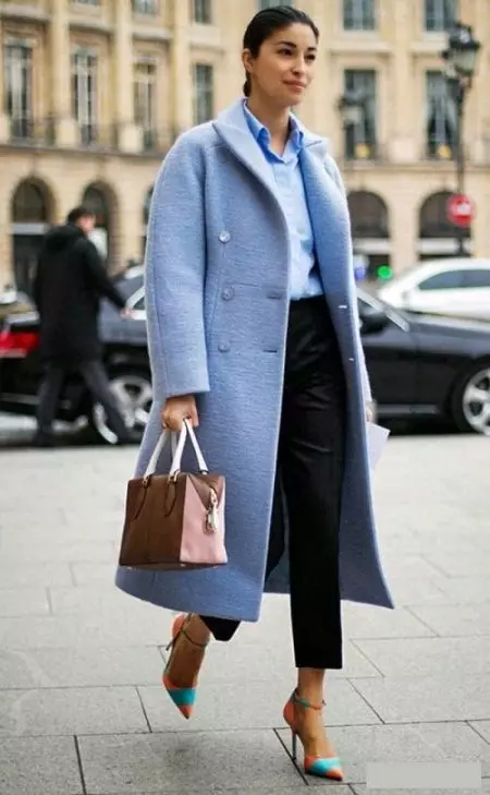 Nainen takki lämpimämpi (47 valokuvaa): Mikä kangas on lämpimin naiselle, onko lämpöä vai ei polyesteriä vai ei 496_43