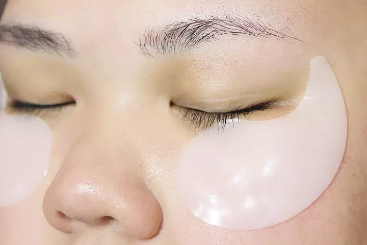 תיקונים Shiseido: תיקונים לעין עם רטינול האנטי רטינול wrinkleresist24 ו סקירה כללית של מוצרים אחרים. ביקורות 4994_4