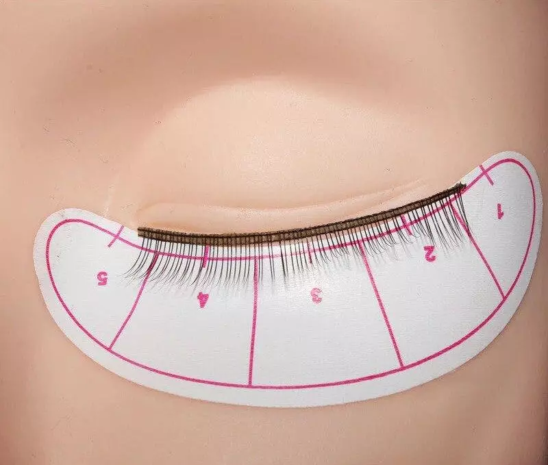 Patches für Wimpernverlängerung (24 Fotos): Eigenschaften des Hydrogel-Patches für Wimpern Malerei. Was passiert, wenn der Patch des Auges? 4996_17