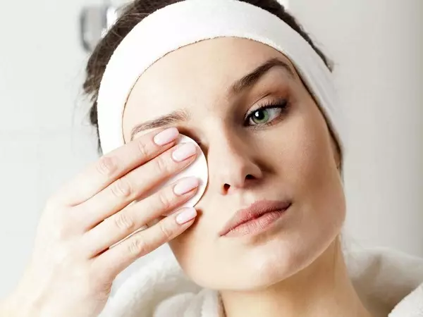 Cum să utilizați patch-uri de ochi? Cum este corect și cât de des pot folosi? Modalități de utilizare a patch-urilor pentru piele în jurul ochilor 4997_15