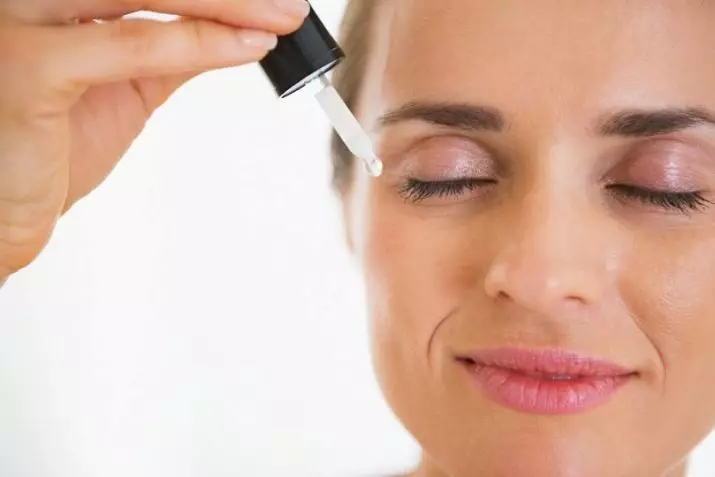 AVON SERUM: Μέγιστο λογικό μέσο για τη νεολαία και το προϊόν φωτισμού για το δέρμα γύρω από το μάτι 
