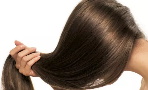 Jak pěstovat vlasy za měsíc? Jaká je maximální velikost růstu vlasů měsíčně? Je možné pěstovat vlasy za měsíc na 5, 10, 15 a 20 cm? 5064_4