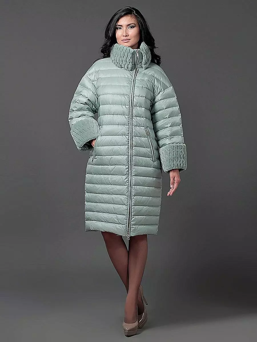Kvinnors storstora semi-coath (64 bilder): vinter, cashmere, på singrytegone, warper modeller för fulla kvinnor, drap 506_52