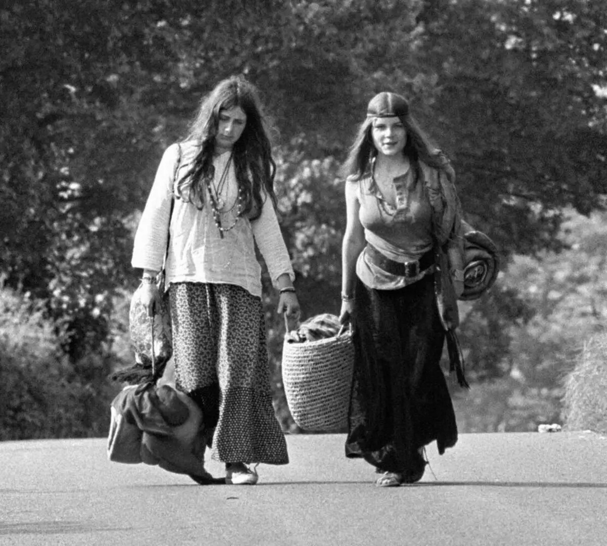 Hippie frizure (44 fotografije): Ženske i muške frizure, obični stil za svakodnevni život i pletenice. Ukrasi za kosu 5077_3