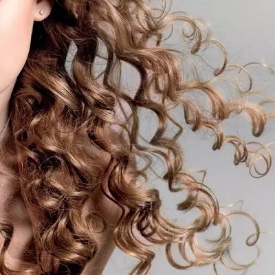 Curls Triple (50 ảnh): Chọn kẹp cho sóng uốn tóc. Swal Miniwave Claw cho sóng và Leben Styler với ba kẹp, các tùy chọn khác. Đánh giá 5098_9