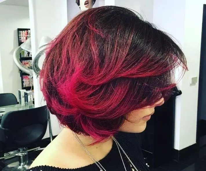 Ružičasta kosa savjeti (35 fotografija): Kako slikati na tamnom i svijetlom kosom kod kuće? Značajke bojenje bijele i smeđe, crvena i tamna kosa 5115_5
