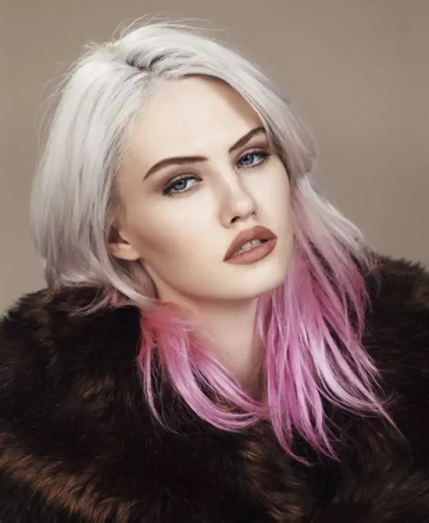 Růžové vlasy tipy (35 fotek): Jak malovat na tmavé a světlé vlasy doma? Rysy barvení bílé a hnědé, červené a tmavé vlasy 5115_9