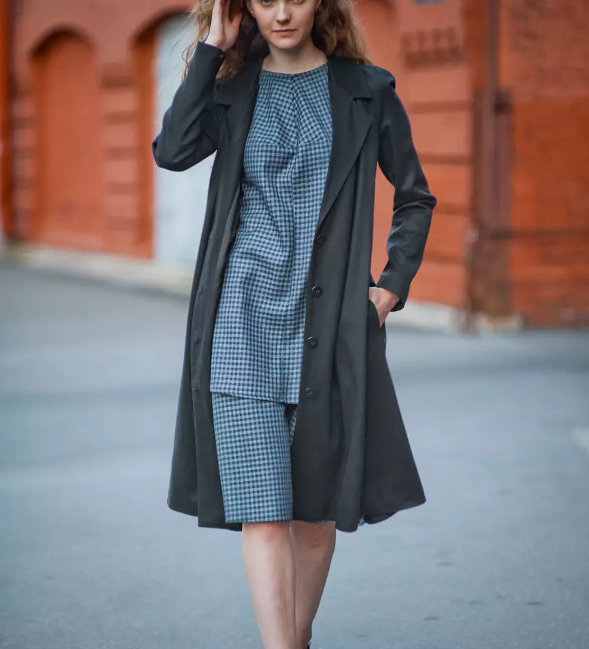 Designer Coats (70 foto): Dai designer russi, cappotti da donna da famosi designer 2021, collezioni, designer ucraini 511_38