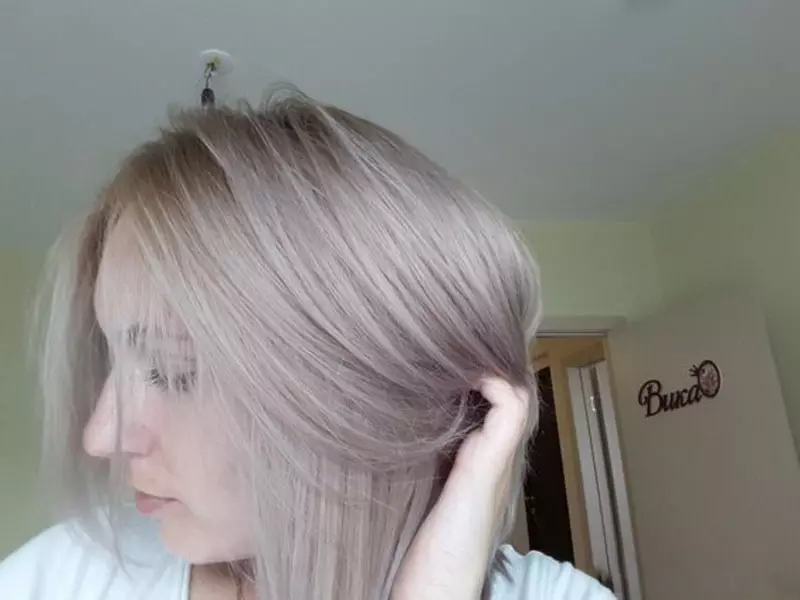 Pearl Hair Color (69 Billeder): Shades Pearl og Ash Blonde, Beige og Mandler. Hvem passer til farven og hvad krøllerne ser efter farvning? 5125_45