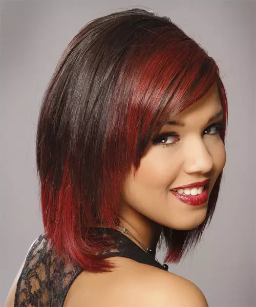 Kırmızı-Siyah Saç (50 Fotoğraf): Kırmızı renkte teller, kısa saç kesimi ve uzun saçlar için güzel bir tonu olan tonları 5129_15