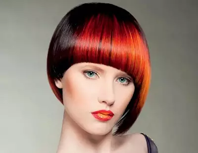 Kırmızı-Siyah Saç (50 Fotoğraf): Kırmızı renkte teller, kısa saç kesimi ve uzun saçlar için güzel bir tonu olan tonları 5129_7