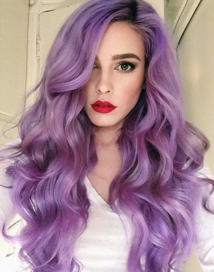 Violetinė spalva ant tamsių plaukų: atspalvio pasirinkimas, vidutinio ilgio garbanos dažymas, trumpi ir ilgi plaukai su pjaustymo balzamais 5130_15