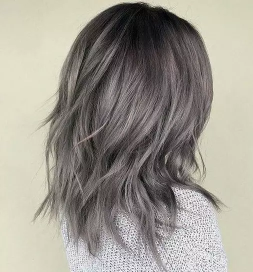Dark ash color hair (78 photos): short and long curls with a shade of ash. How to achieve the desired tone from the blond? How to repaint from the light? Who will wear staining? 5137_4