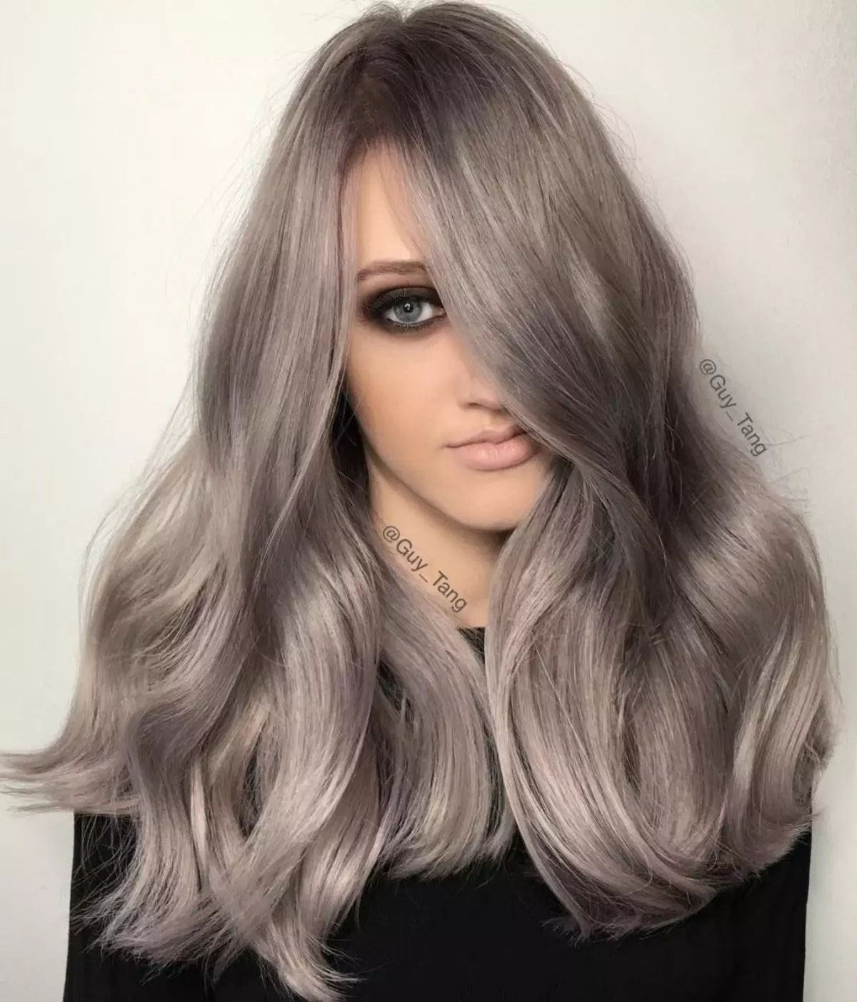 Hair color de cenușă întunecată (78 fotografii): bucle scurte și lungi, cu o nuanță de cenușă. Cum să atingeți tonul dorit din blond? Cum să reparăm lumina? Cine va purta colorant? 5137_41