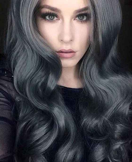 Dark Ash Color Hair (78 foto's): korte en lange krullen met een schaduw van as. Hoe de gewenste toon van de blond te bereiken? Hoe te schilderen van het licht? Wie zal een kleuring dragen? 5137_7