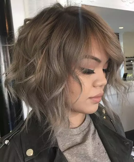 Hair color de cenușă întunecată (78 fotografii): bucle scurte și lungi, cu o nuanță de cenușă. Cum să atingeți tonul dorit din blond? Cum să reparăm lumina? Cine va purta colorant? 5137_8