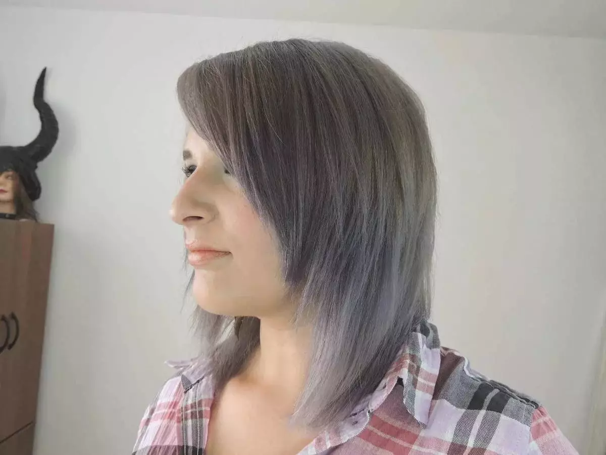 Грижа с пепел Цвят на косата (31 снимки): Ash Blond Options на разширен квадрат и с гладка рязана, с тъмни корени и бретон 5143_6