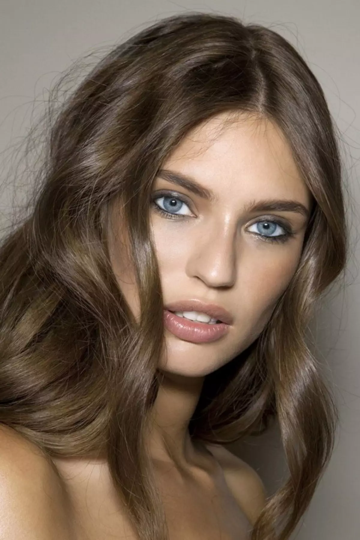 Dark blond hair (87 photos): brown shades palette for girls. Who goes such staining? 5160_4