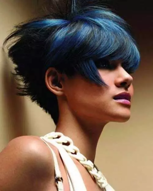 Färg för kort hår (67 foton): Vackra trenden nyanser för korta kvinnliga hårklipp 2021. Hur man väljer de bästa nyanserna? 5176_22