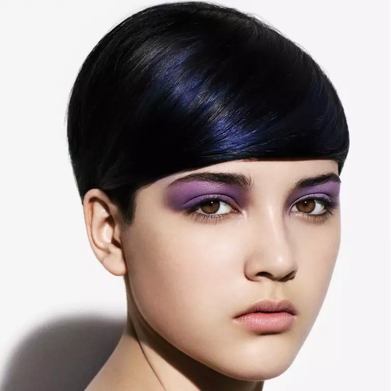 Farbe für kurze Haare (67 Fotos): Schöne Trendschirme für kurze weibliche Haarschnitte 2021. So wählen Sie die besten Farbtöne aus? 5176_23