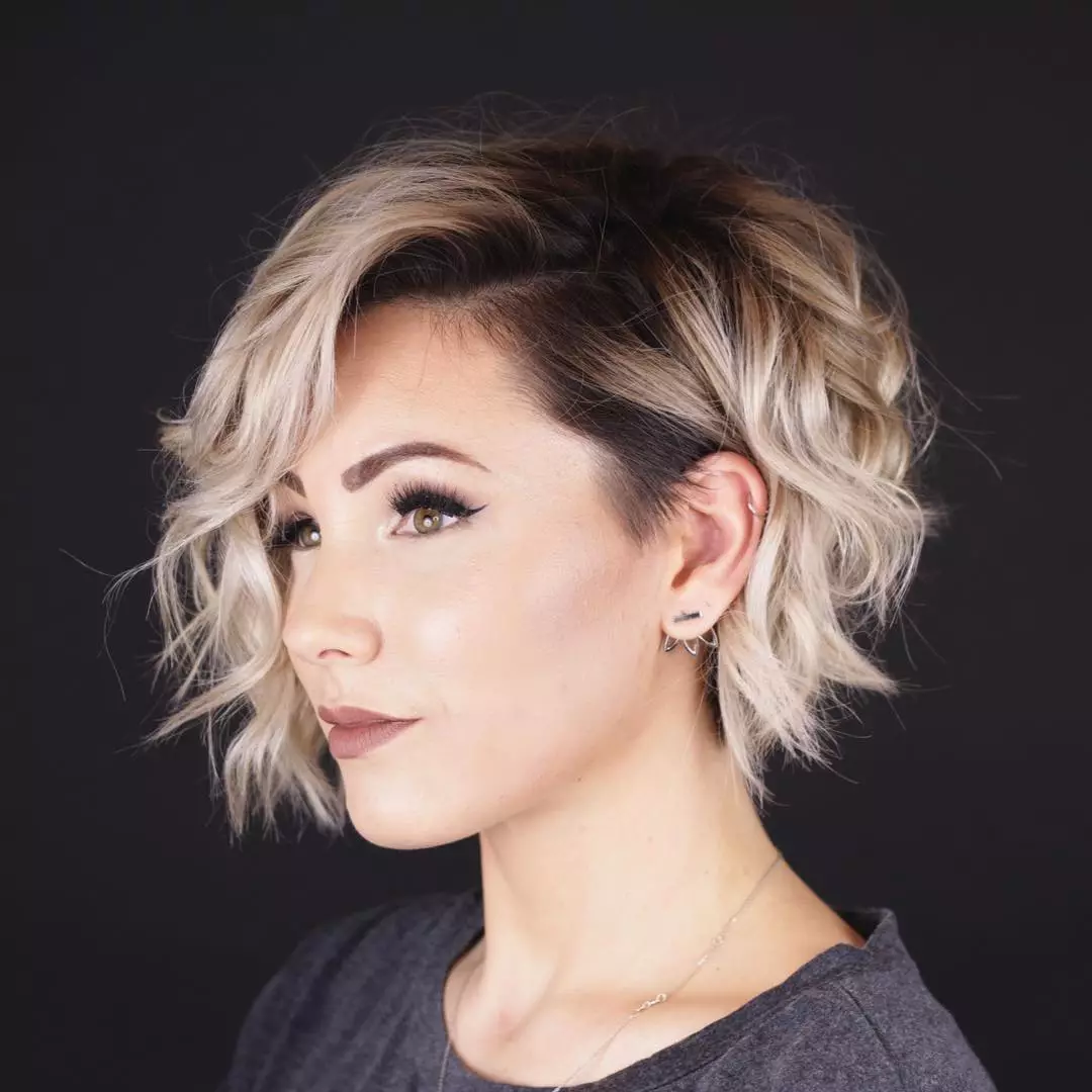 Färg för kort hår (67 foton): Vackra trenden nyanser för korta kvinnliga hårklipp 2021. Hur man väljer de bästa nyanserna? 5176_38