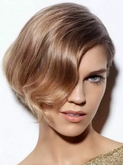 Färg för kort hår (67 foton): Vackra trenden nyanser för korta kvinnliga hårklipp 2021. Hur man väljer de bästa nyanserna? 5176_57